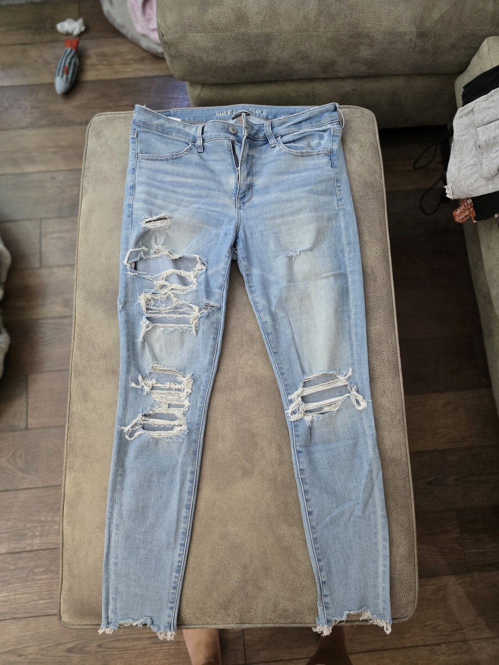 American Eagle Outfitters Light Wash Ripped Skinny Jeans